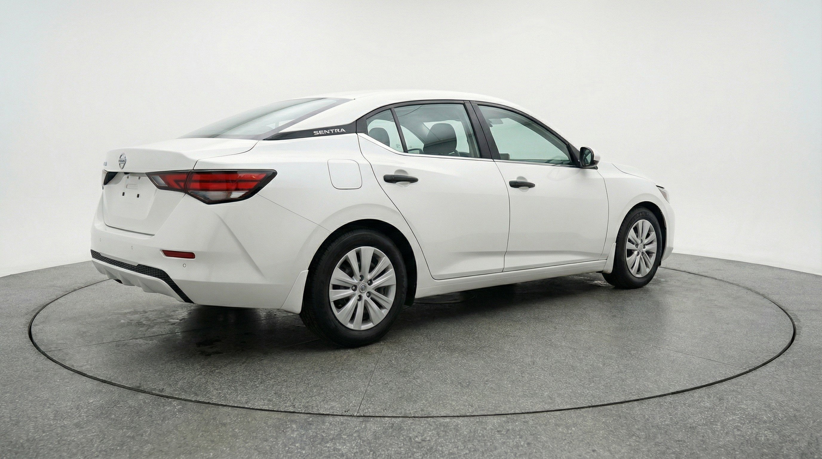 Used 2025 Nissan Sentra S image 9