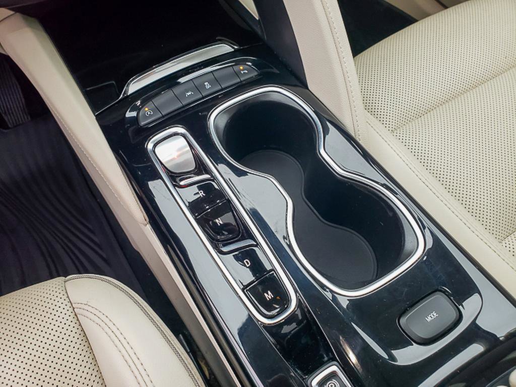 Used 2022 Buick Envision Essence w/ Safety Package image 13