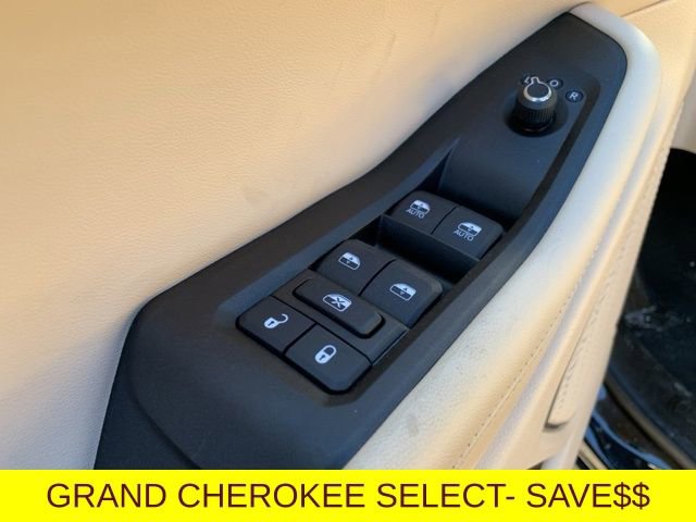 New 2025 Jeep Grand Cherokee Limited w/ Black Appearance Package image 17