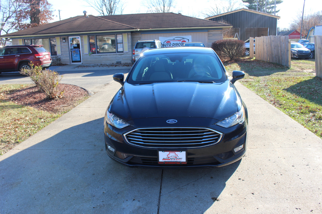 Used 2020 Ford Fusion SE w/ Equipment Group 151A image 4