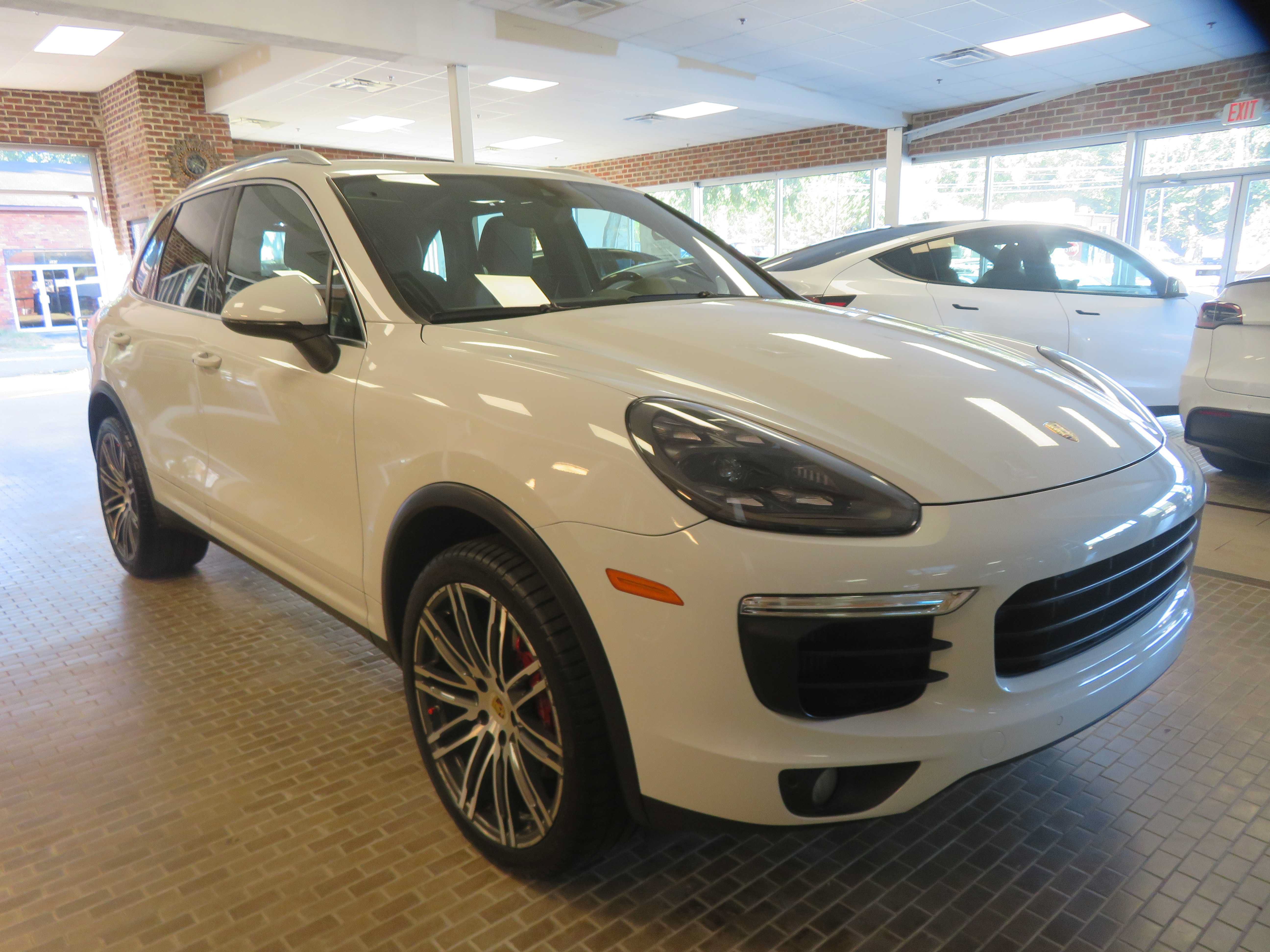 Used 2015 Porsche Cayenne S AWD/4WD image 65