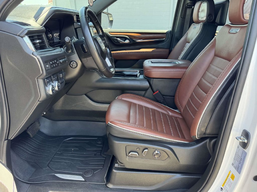 Used 2023 GMC Yukon XL Denali Ultimate AWD/4WD image 21