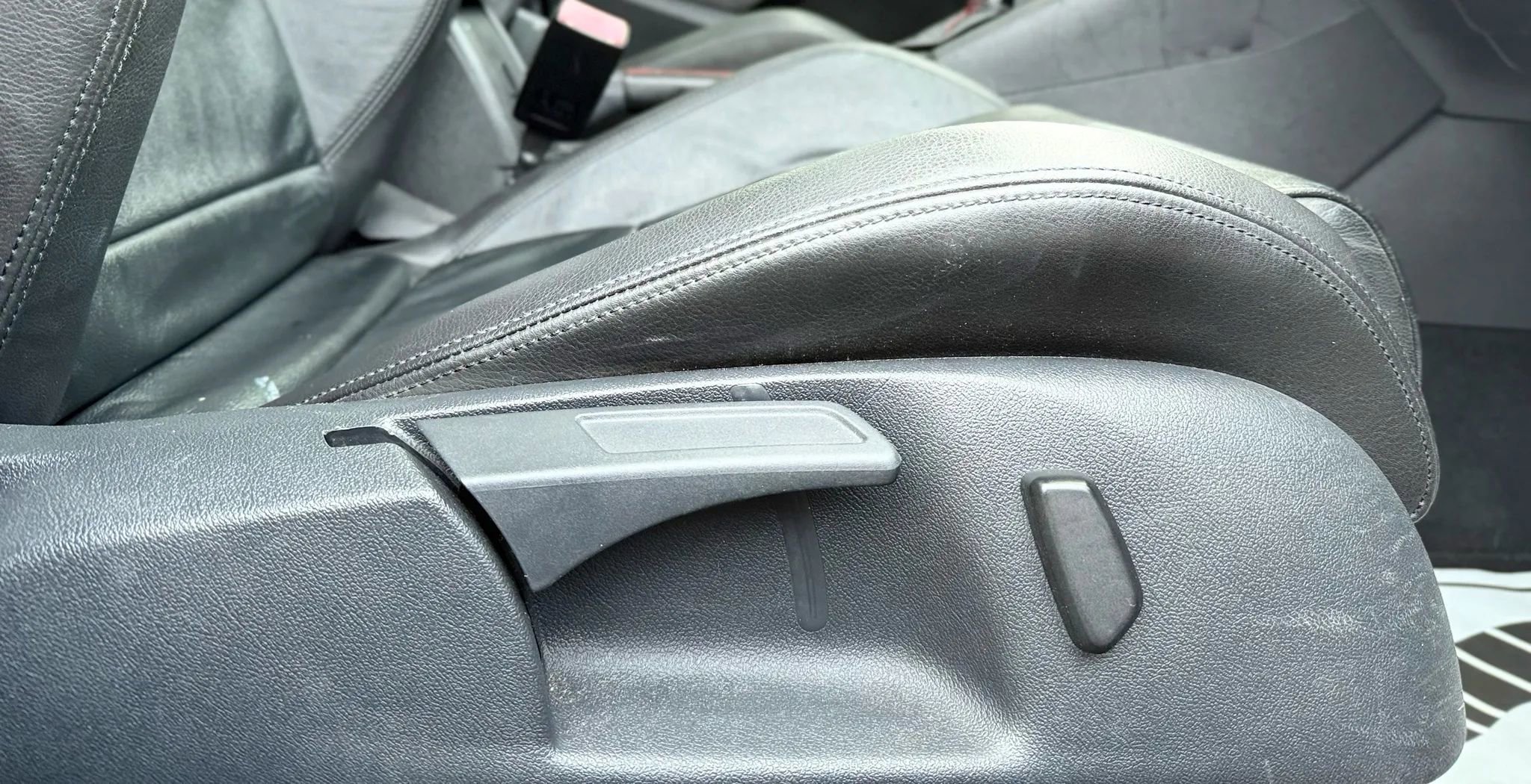 Used 2014 Volkswagen GTI Driver's Edition image 38