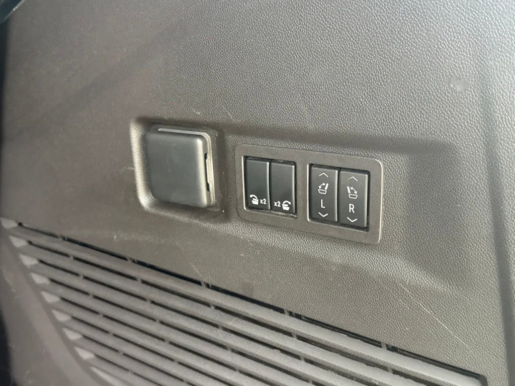 Used 2024 Chevrolet Tahoe LT image 48