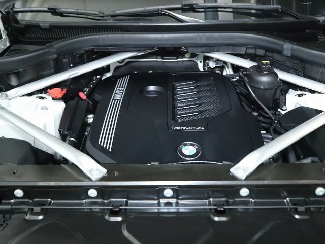 Used 2020 BMW X5 xDrive40i w/ Premium Package AWD/4WD image 39