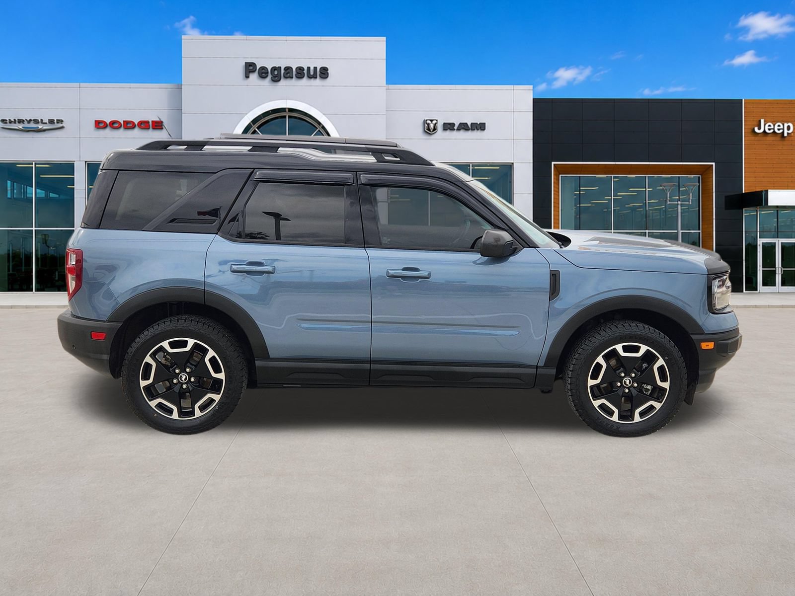 Used 2024 Ford Bronco Sport Outer Banks w/ Tech Package AWD/4WD image 7