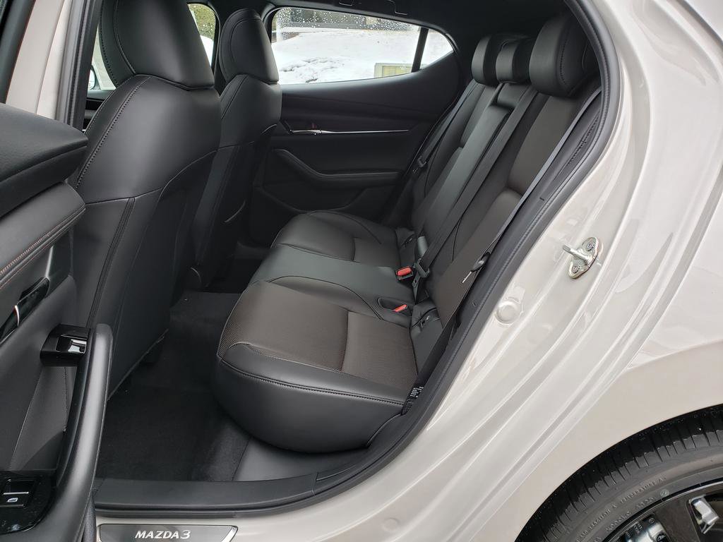 New 2026 MAZDA MAZDA3 Hatchback w/Premium Plus Pkg image 8