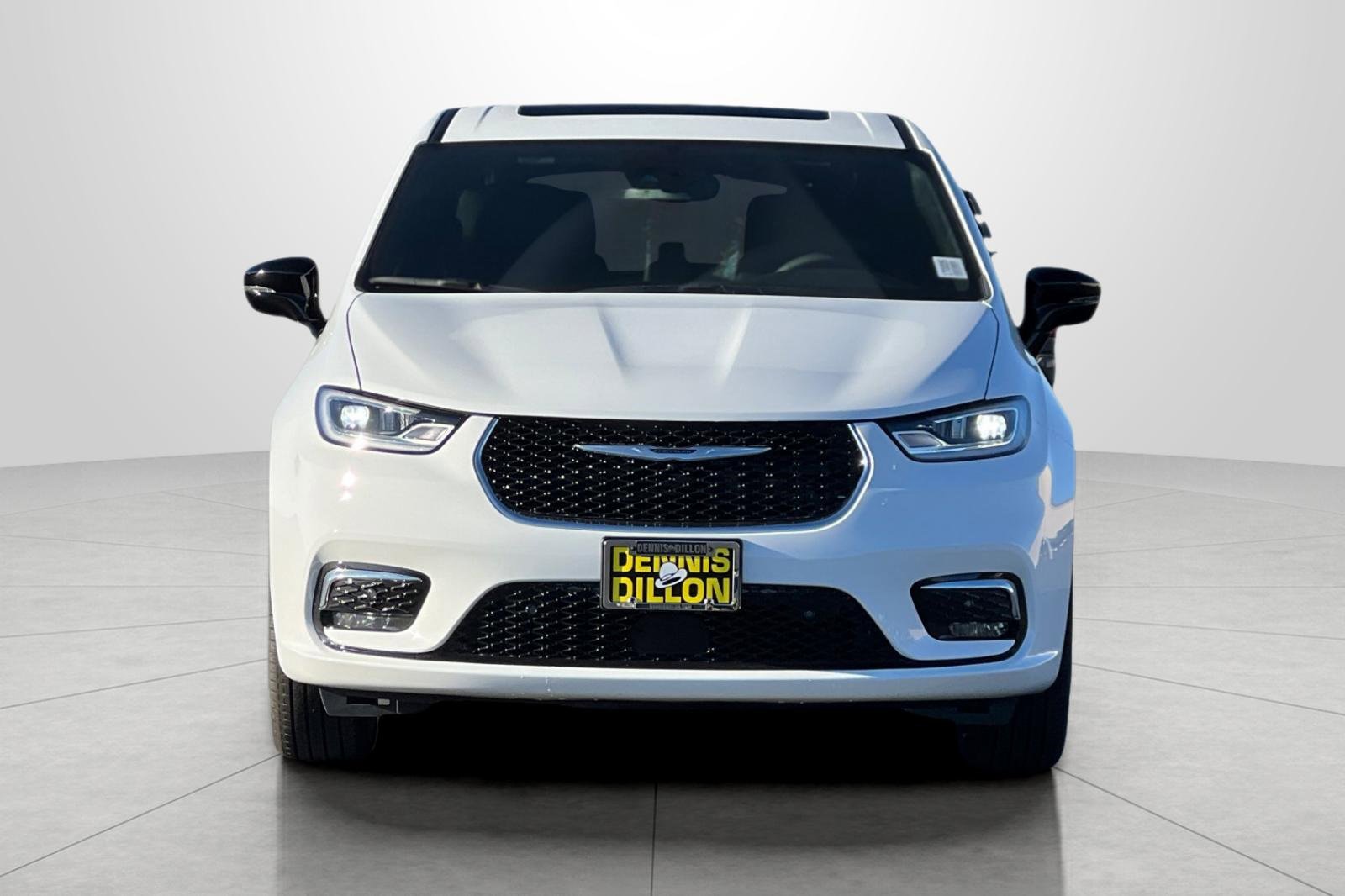 New 2026 Chrysler Pacifica Select image 3