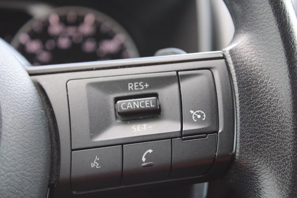 Used 2023 Nissan Rogue S image 27