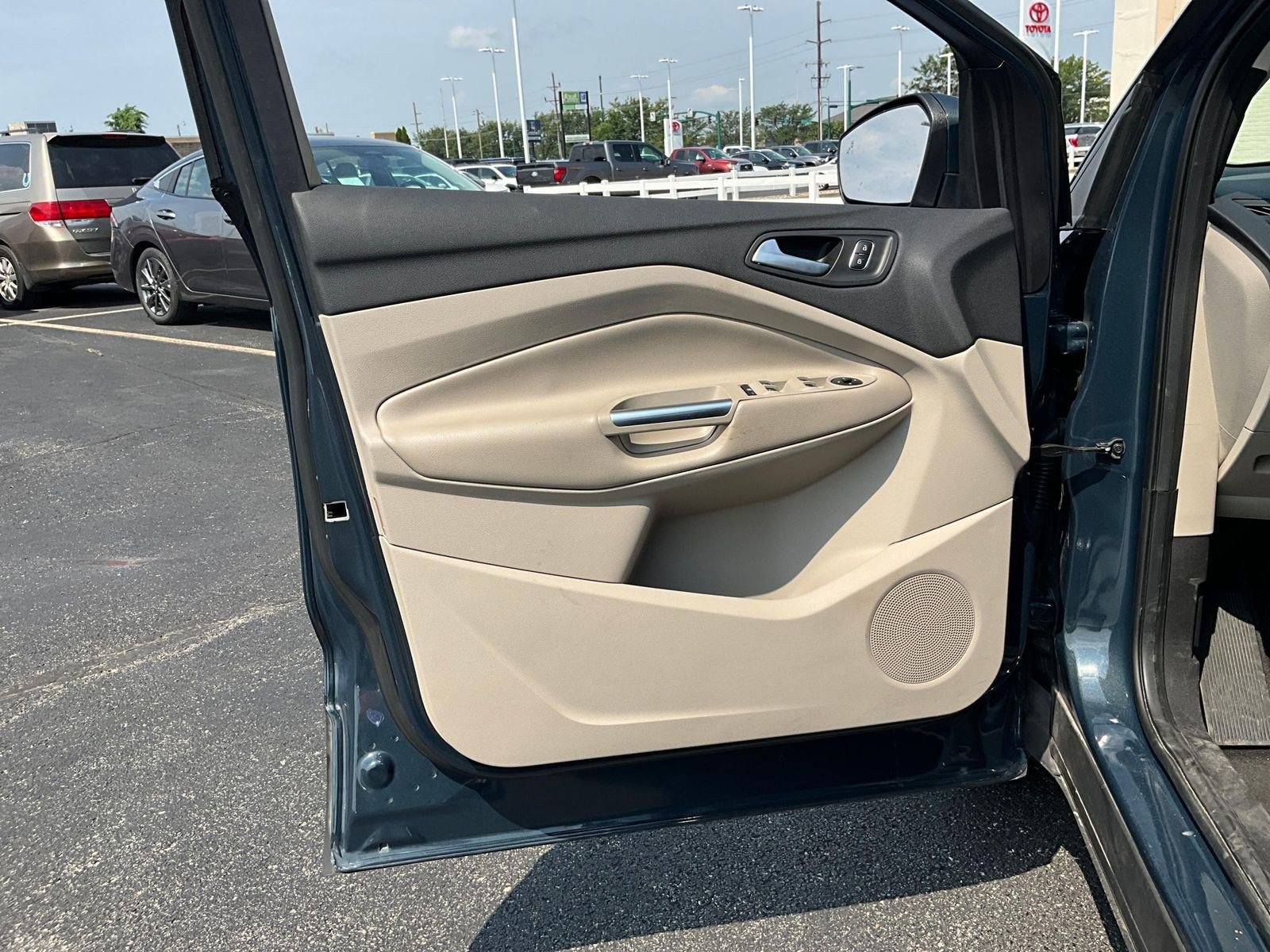 Used 2019 Ford Escape SE FWD image 18