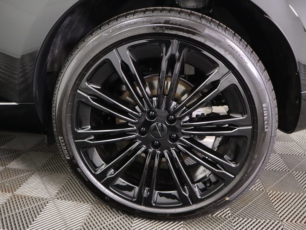 New 2026 Land Rover Range Rover SE image 32