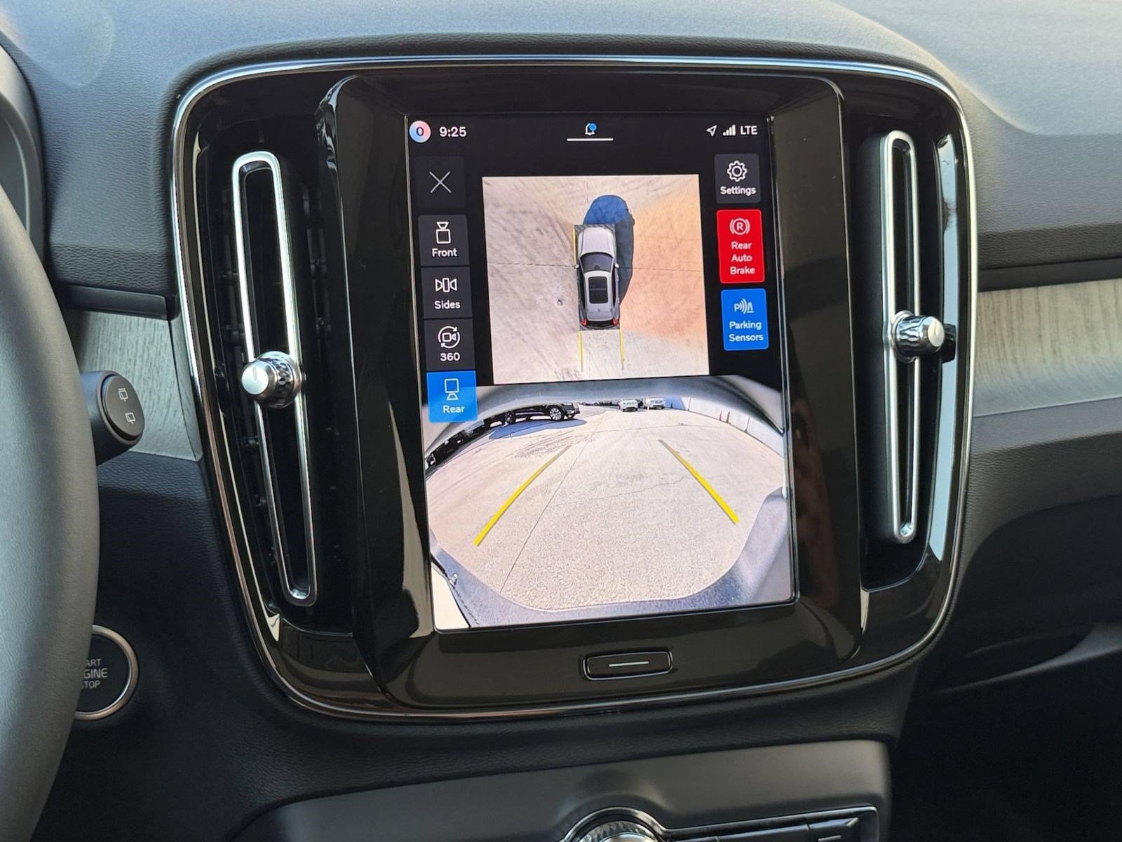 New 2026 Volvo XC40 B5 Plus w/ Protection Package Premier AWD/4WD image 19