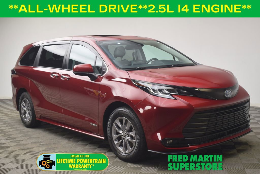 Used 2021 Toyota Sienna XLE image 1