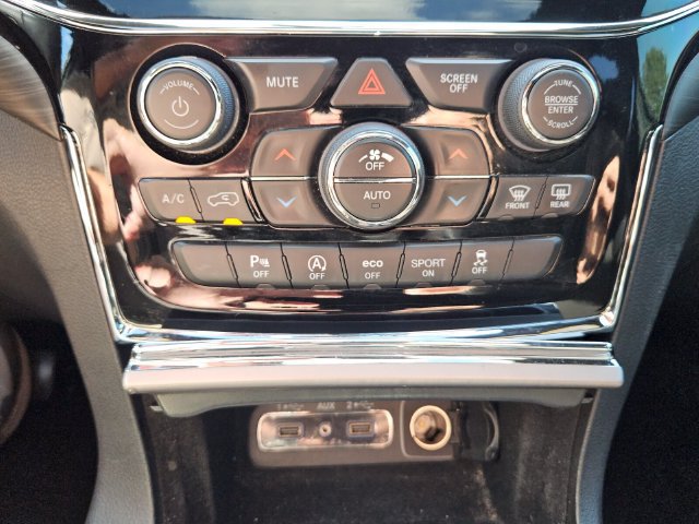 Used 2019 Jeep Grand Cherokee Altitude AWD/4WD image 20