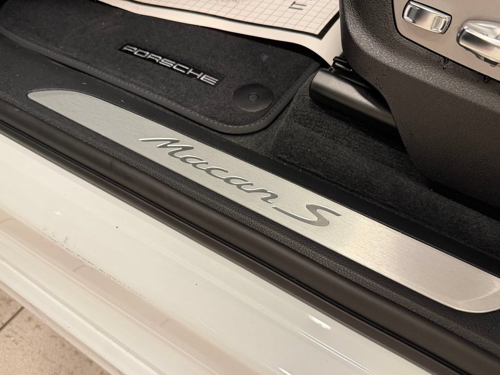 New 2026 Porsche Macan S AWD/4WD image 17