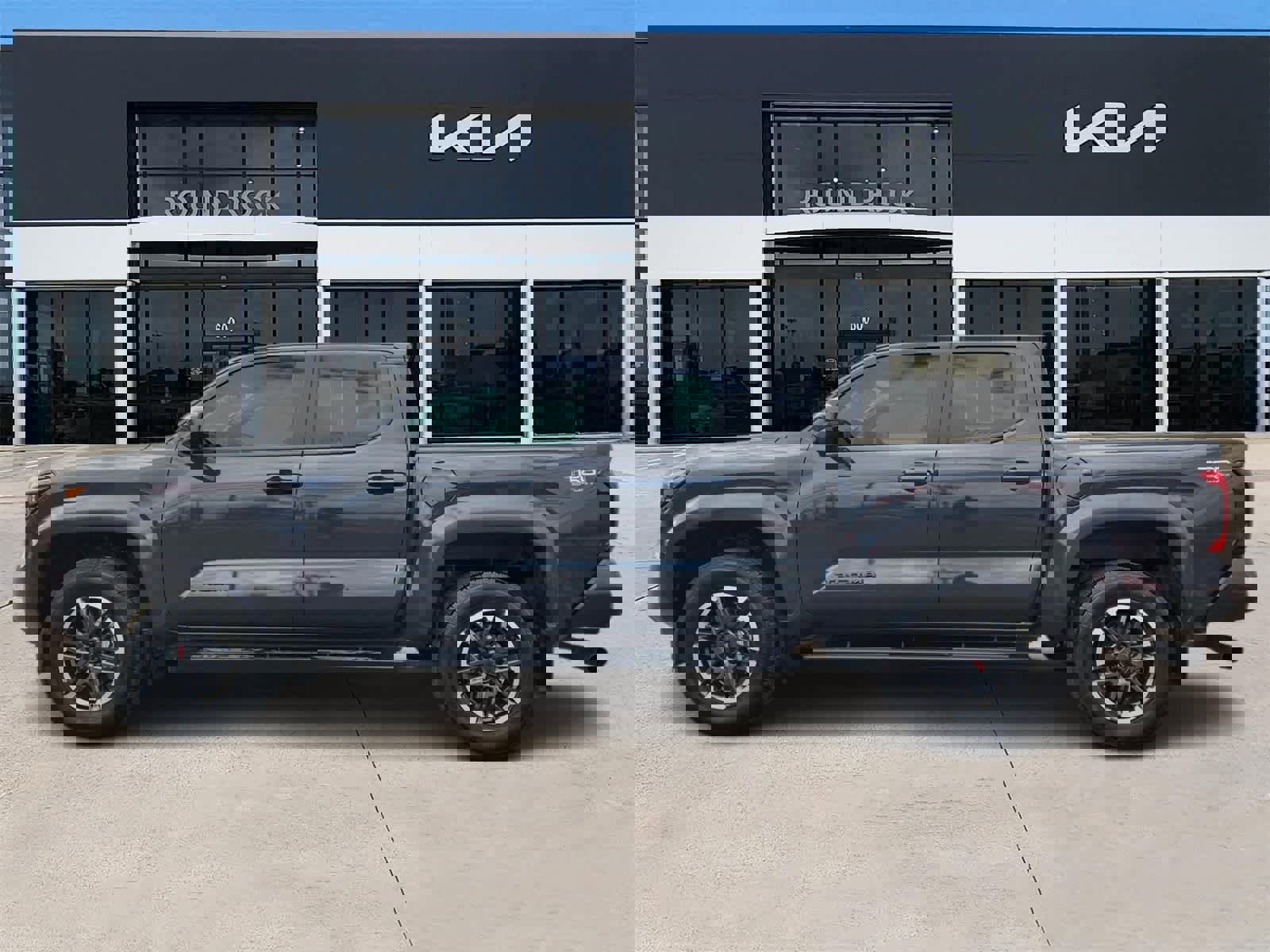 Used 2024 Toyota Tacoma TRD Sport image 4