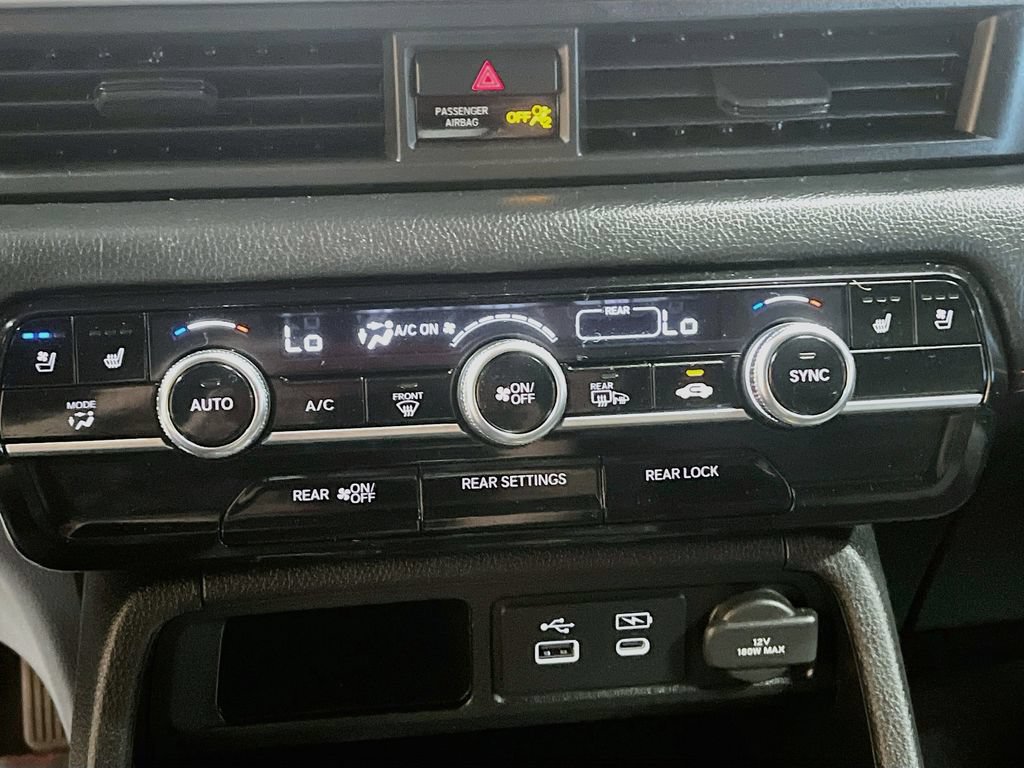 Used 2025 Honda Pilot Black Edition image 16
