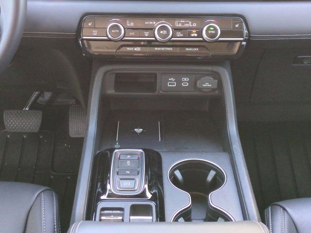 Used 2025 Honda Pilot EX-L image 17