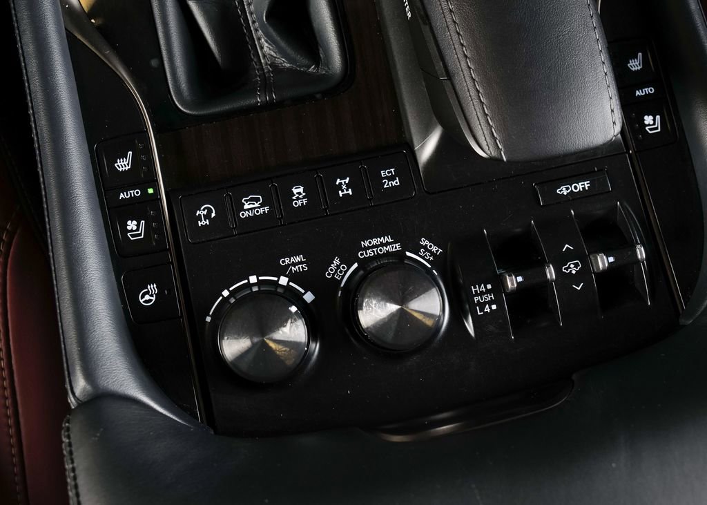 Used 2018 Lexus LX 570 4WD image 25