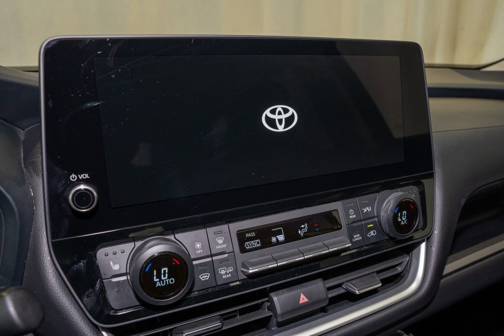 Certified 2025 Toyota Grand Highlander FWD image 15