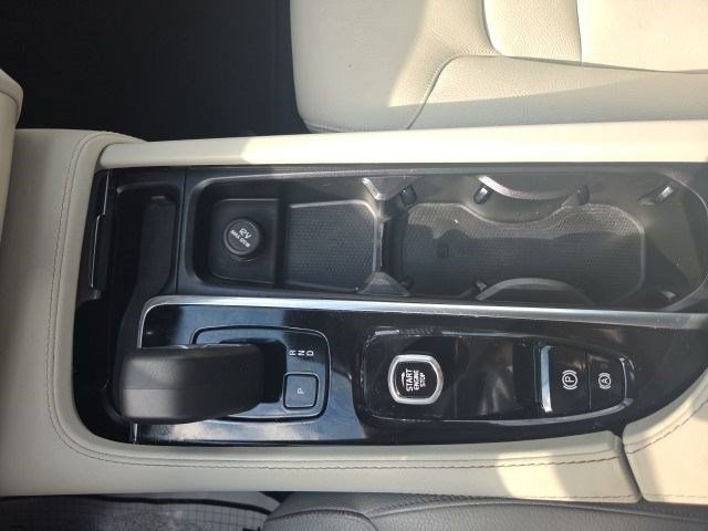 Used 2023 Volvo XC90 B5 Core AWD/4WD image 29