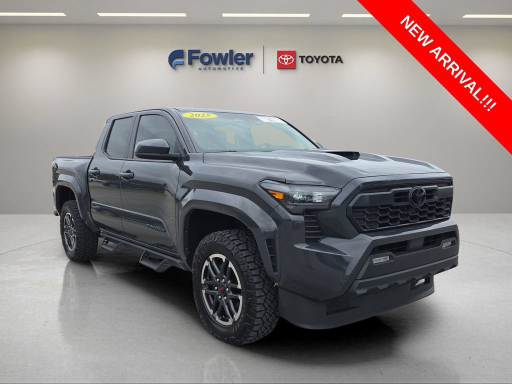 Used 2025 Toyota Tacoma TRD Sport AWD/4WD image 1
