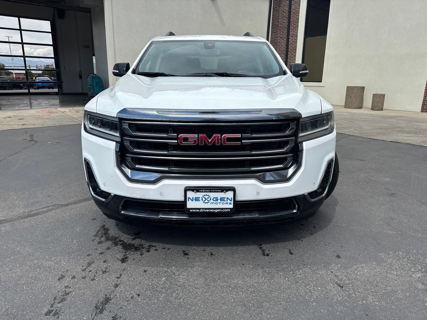 Used 2020 GMC Acadia AT4 w/ Driver Alert Package II AWD/4WD image 3