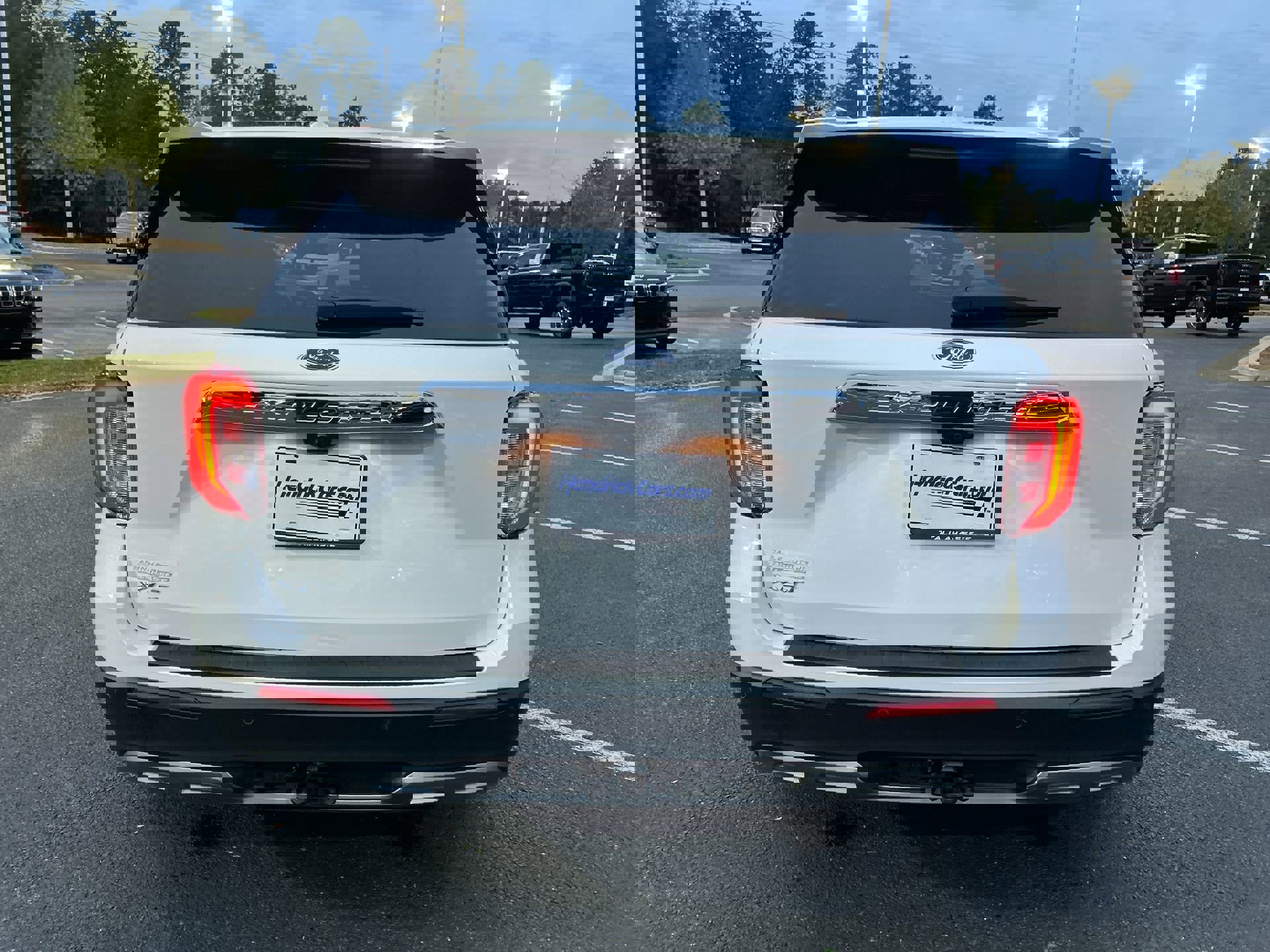 Used 2023 Ford Explorer XLT w/ Equipment Group 202A image 8