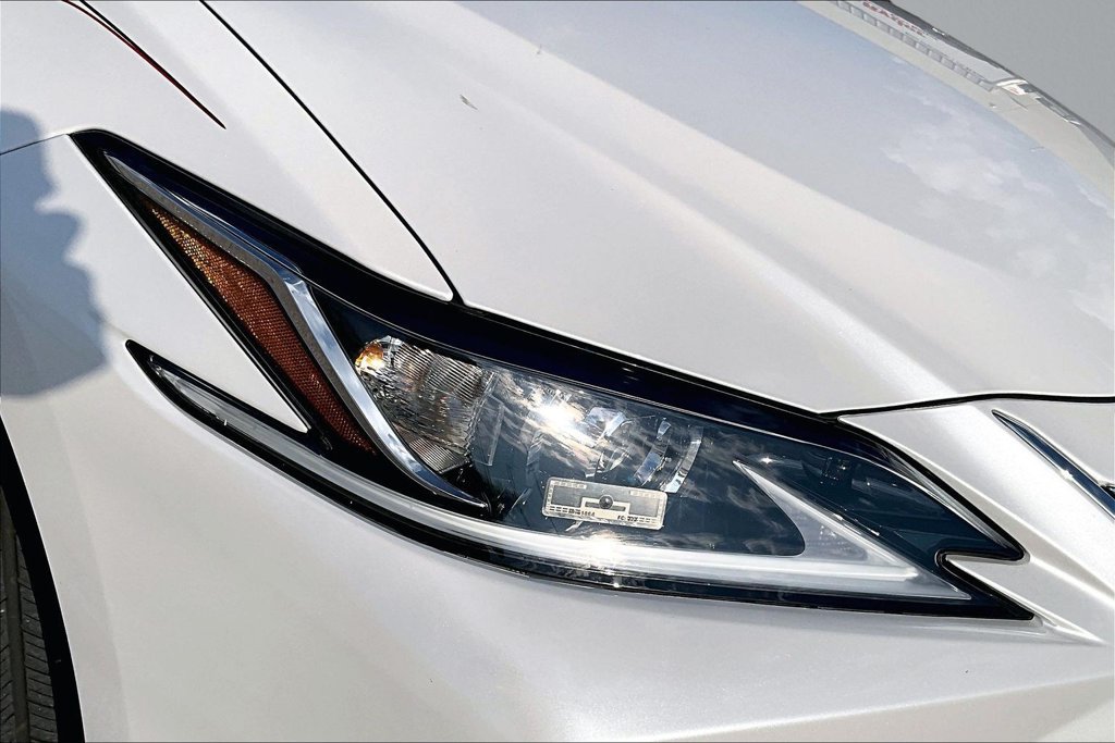 Used 2024 Lexus ES 350 w/ Technology Package FWD image 27