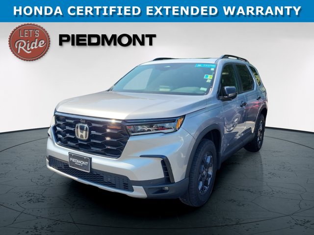Certified 2025 Honda Pilot TrailSport image 1