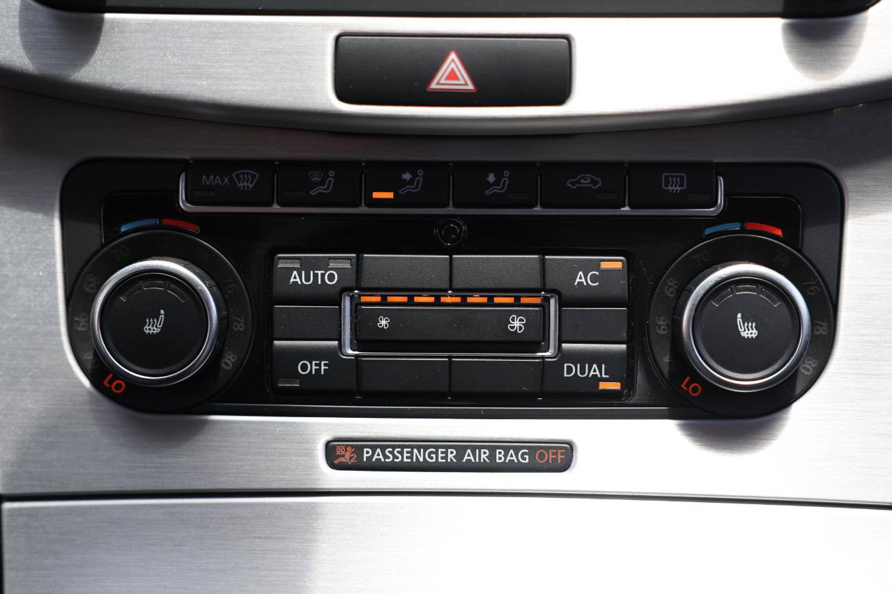 Used 2012 Volkswagen CC Lux FWD image 31