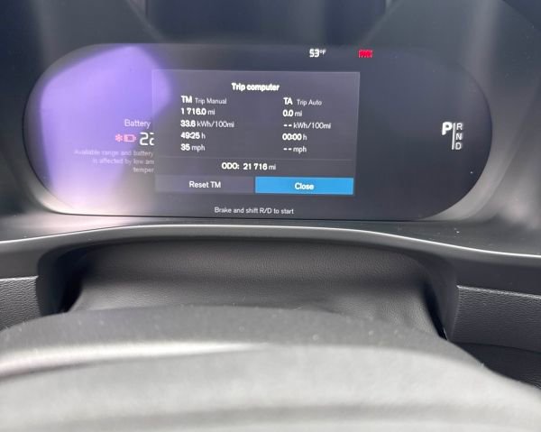 Used 2023 Volvo C40 P8 Recharge Plus w/ Climate Package AWD/4WD image 3