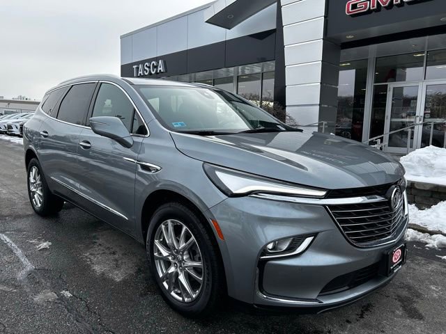 Used 2024 Buick Enclave Essence w/ Experience Buick Package image 1