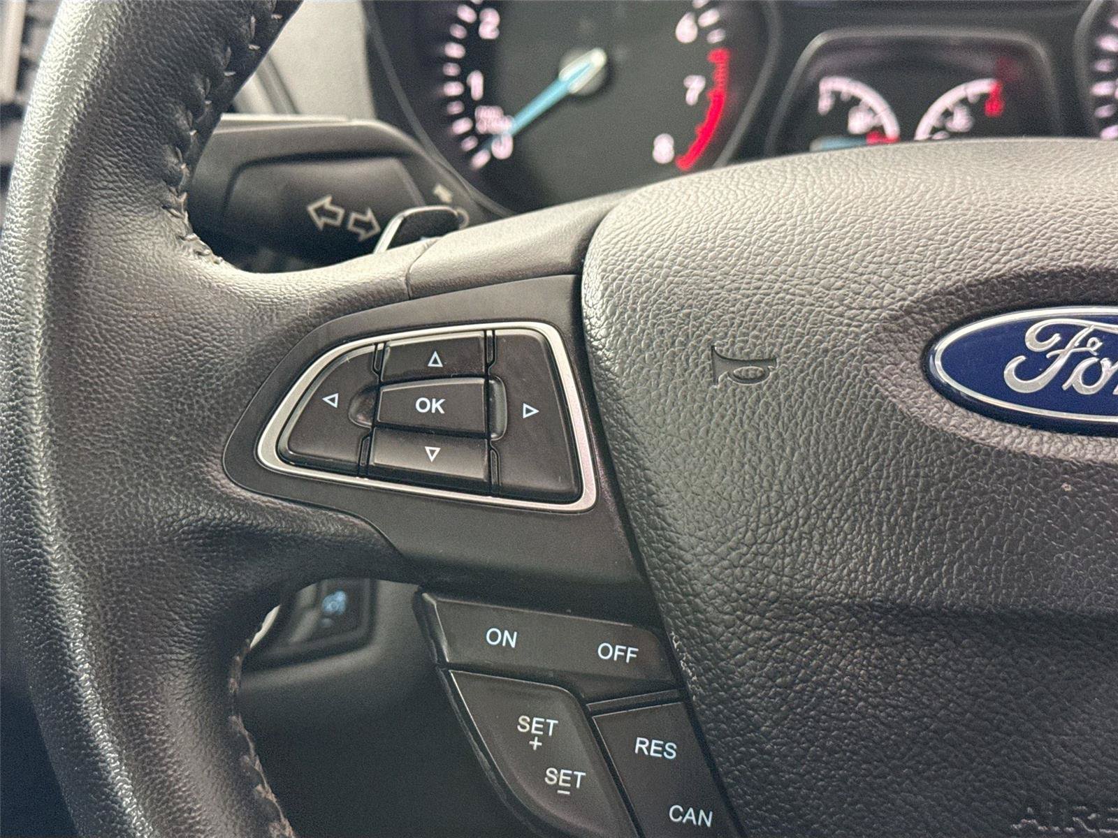 Used 2018 Ford Escape SE w/ SE Sport Appearance Package FWD image 17