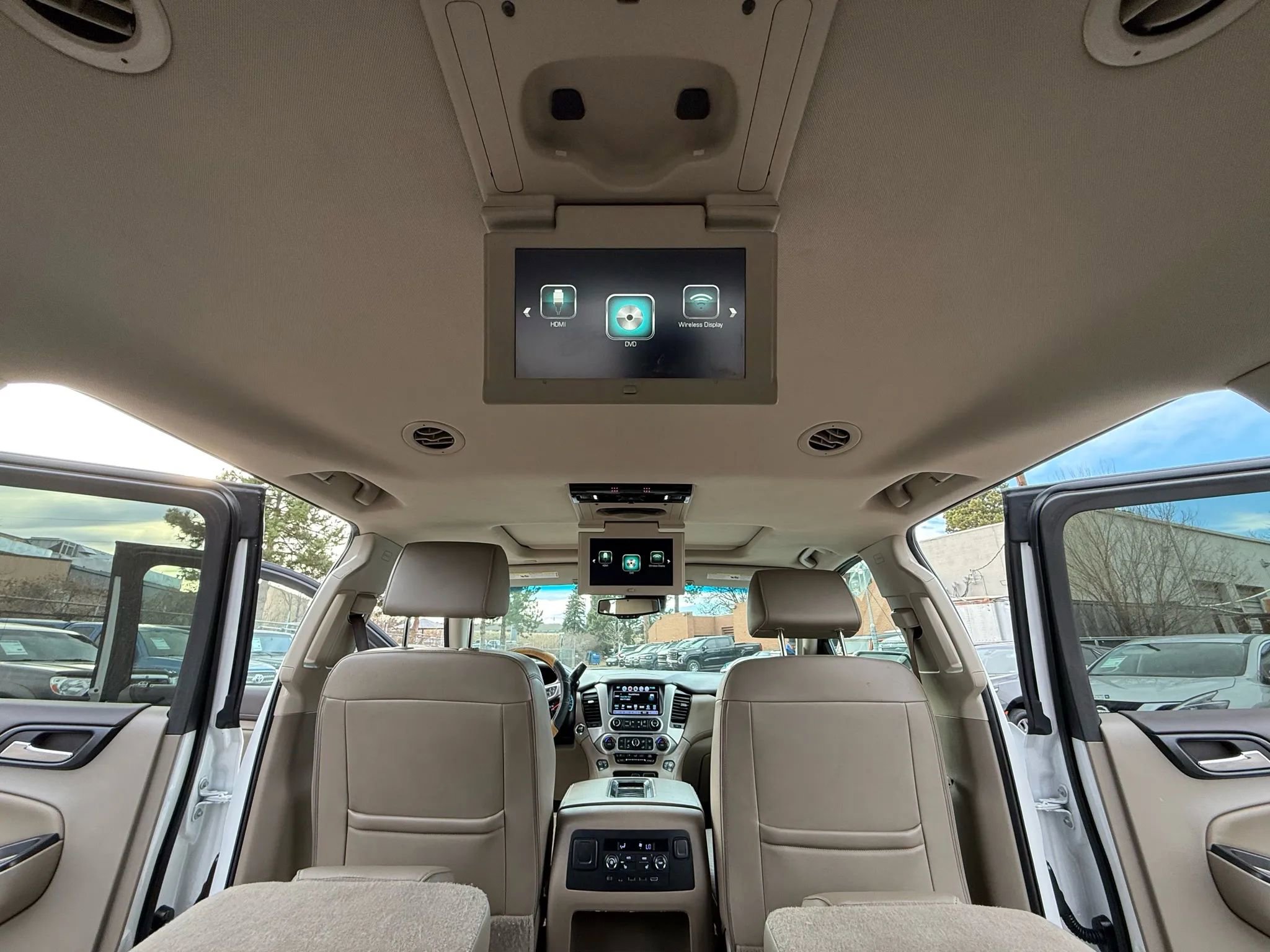 Used 2017 GMC Yukon XL SLT w/ Open Road Package image 27