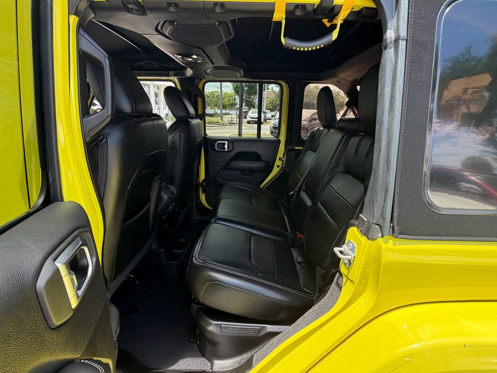 Used 2022 Jeep Wrangler Unlimited Sahara w/ Safety Group AWD/4WD image 13