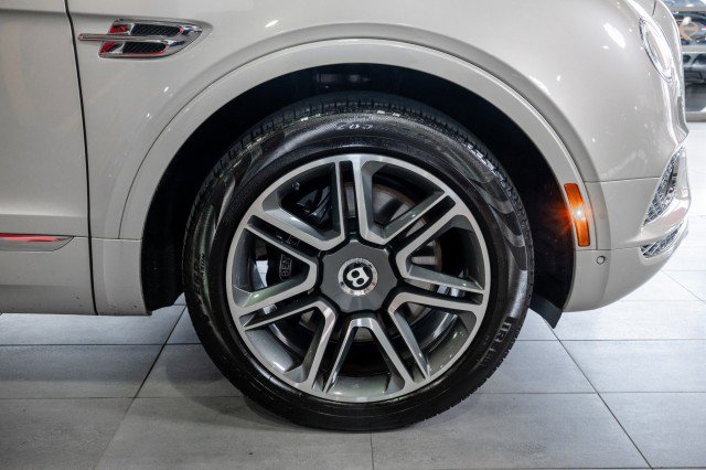 Used 2018 Bentley Bentayga image 58