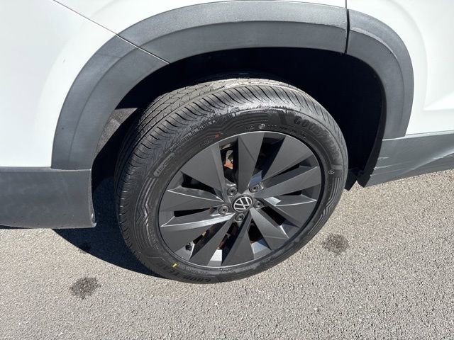 Used 2022 Volkswagen Taos S image 9