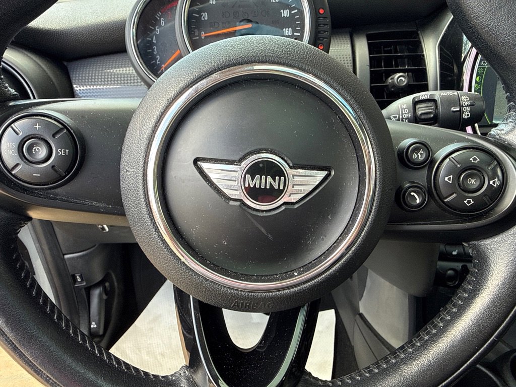 Used 2017 MINI Cooper 2-Door Hardtop FWD image 11