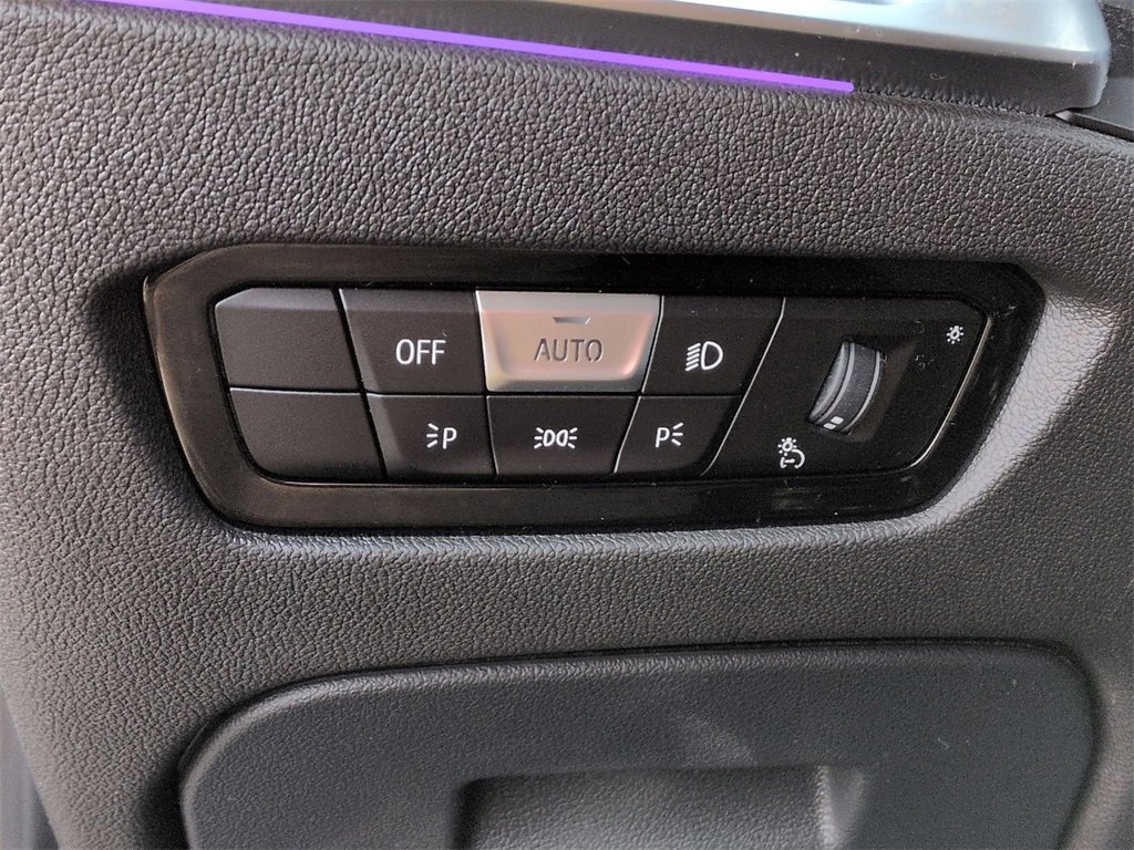 Used 2021 BMW 330i xDrive Sedan w/ Convenience Package image 27