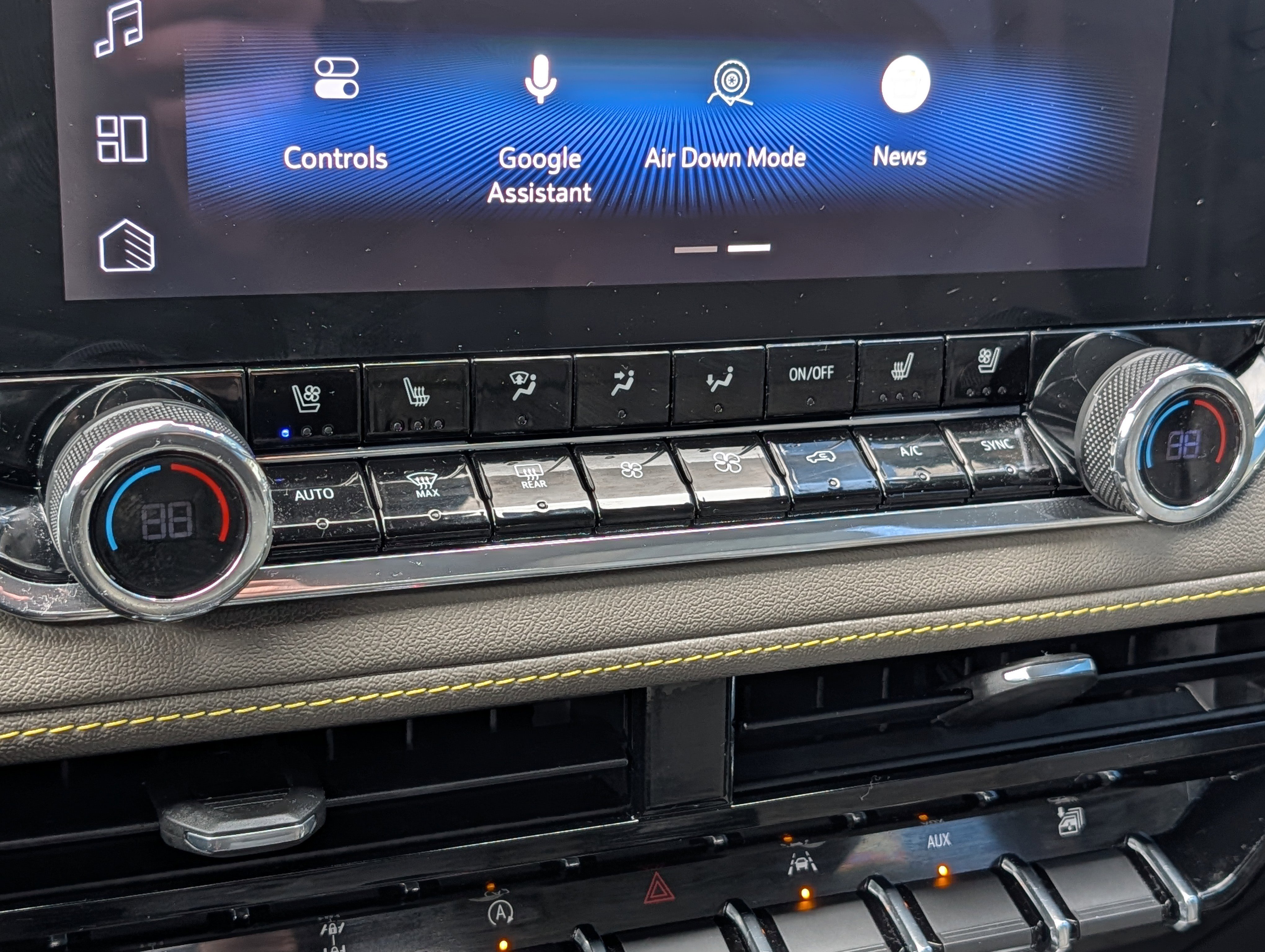 Certified 2025 Chevrolet Colorado ZR2 w/ Technology Package AWD/4WD image 19