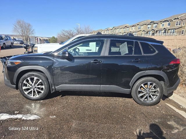 Used 2022 Toyota Corolla Cross XLE w/ Convenience Package image 13