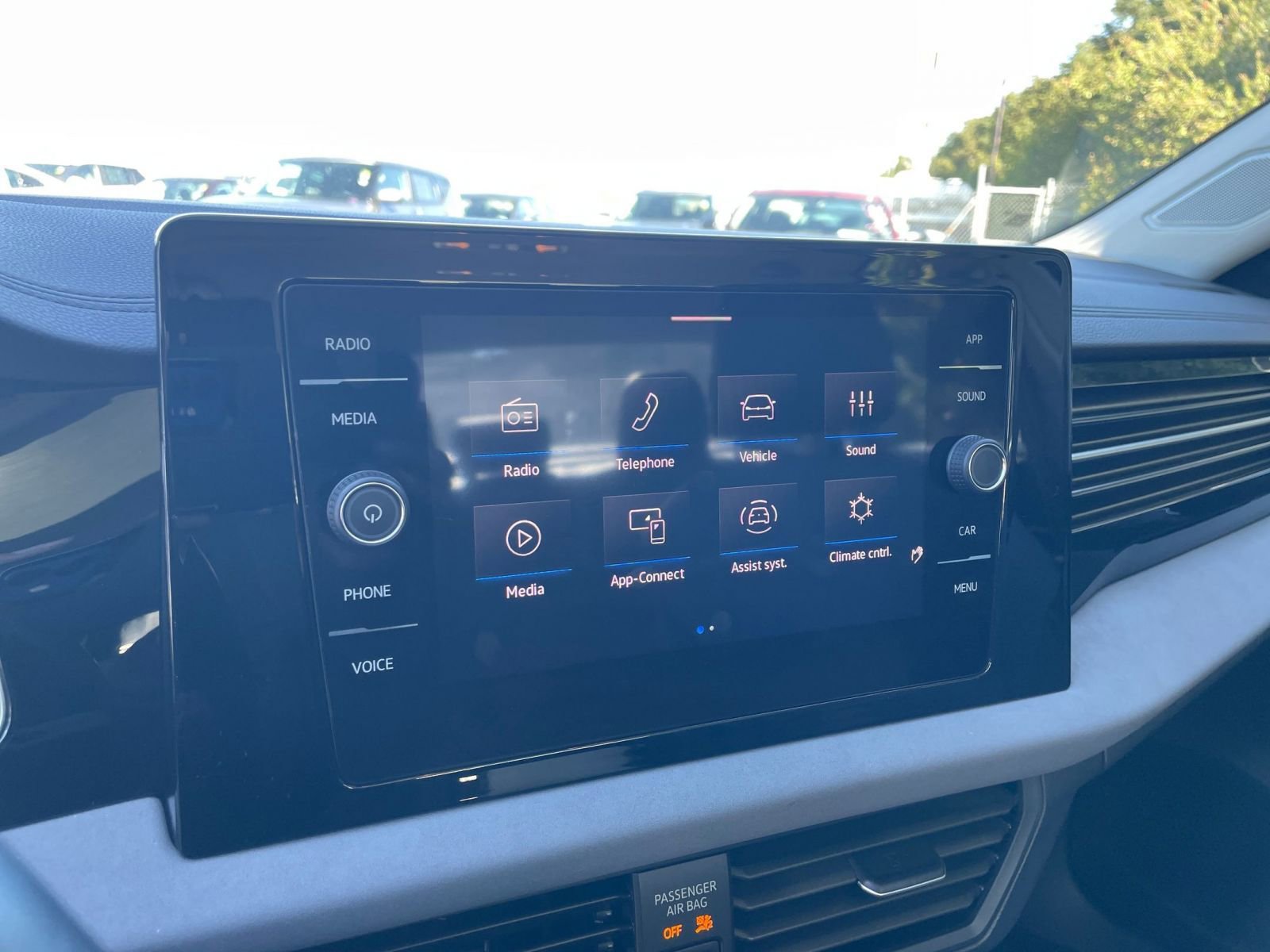 Used 2025 Volkswagen Jetta SE image 20