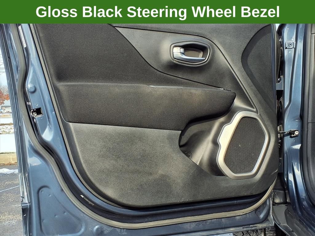 Used 2021 Jeep Renegade Latitude w/ Luxury Group II image 22