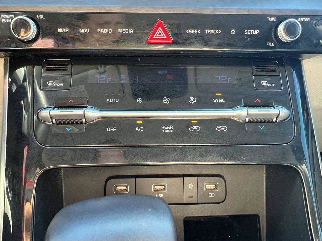 Used 2024 Kia Carnival SX image 25