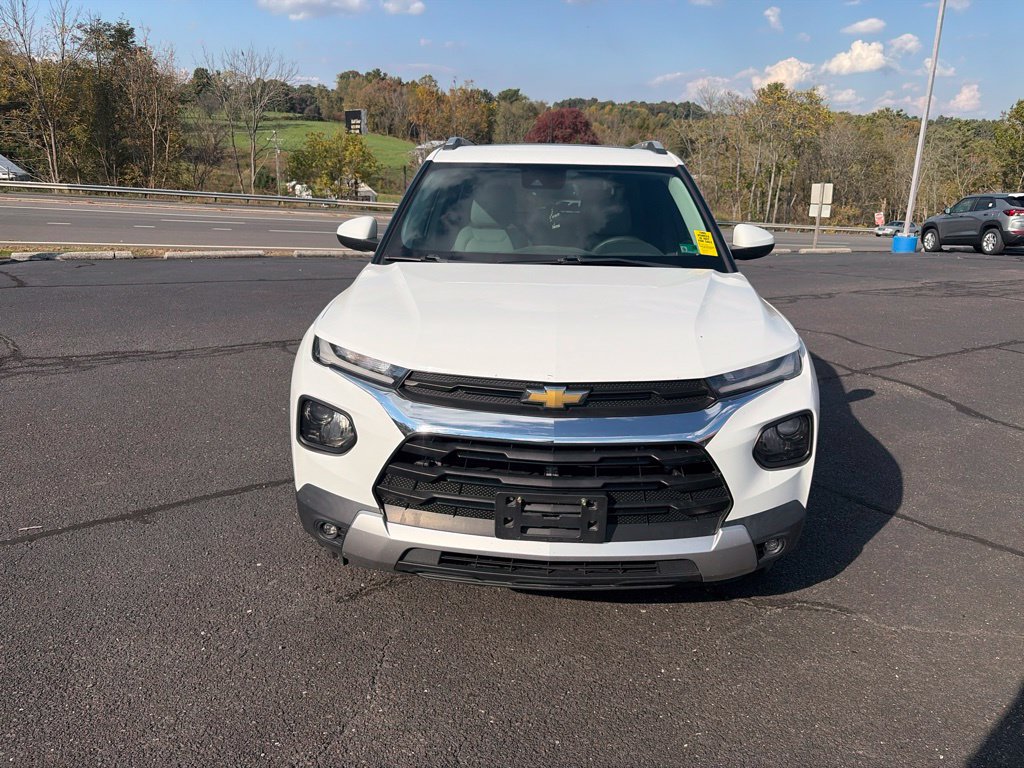 Used 2021 Chevrolet TrailBlazer LT w/ Sun and Liftgate Package FWD image 3