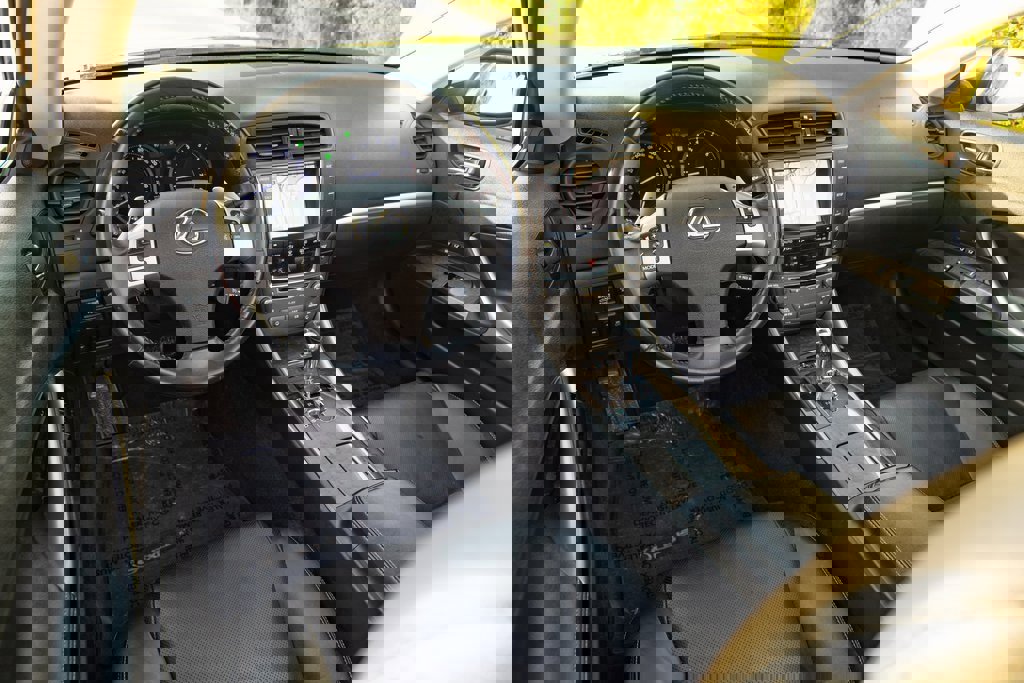 Used 2012 Lexus IS 350C RWD image 15