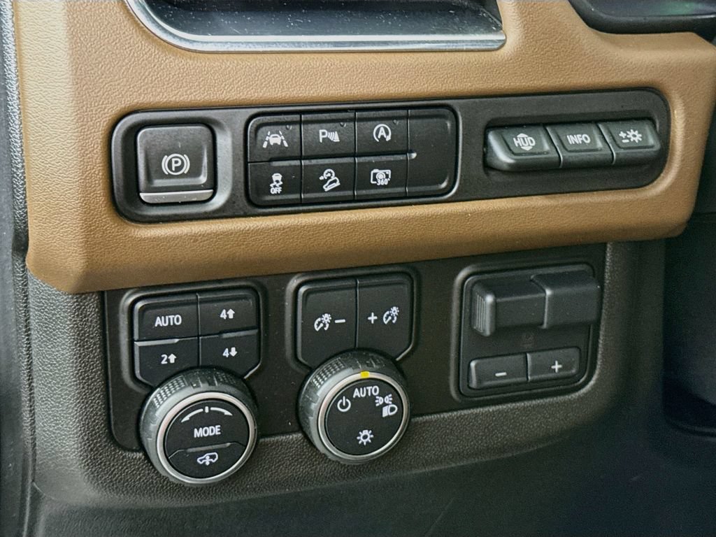 Used 2023 Chevrolet Tahoe High Country AWD/4WD image 19