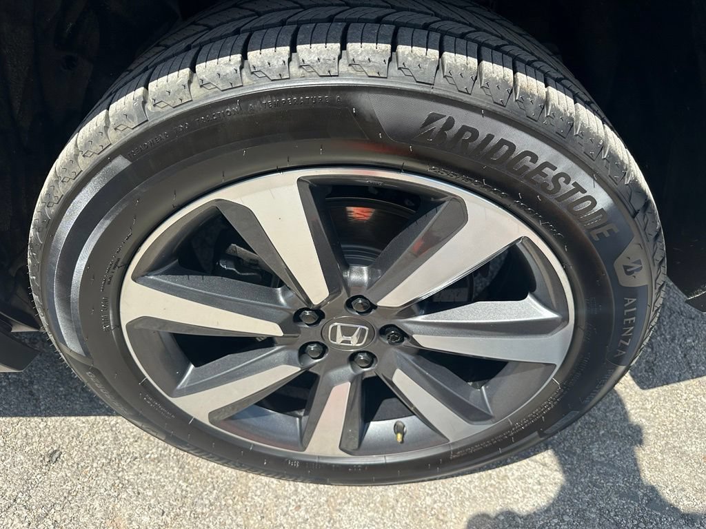 Used 2023 Honda Pilot Touring image 9