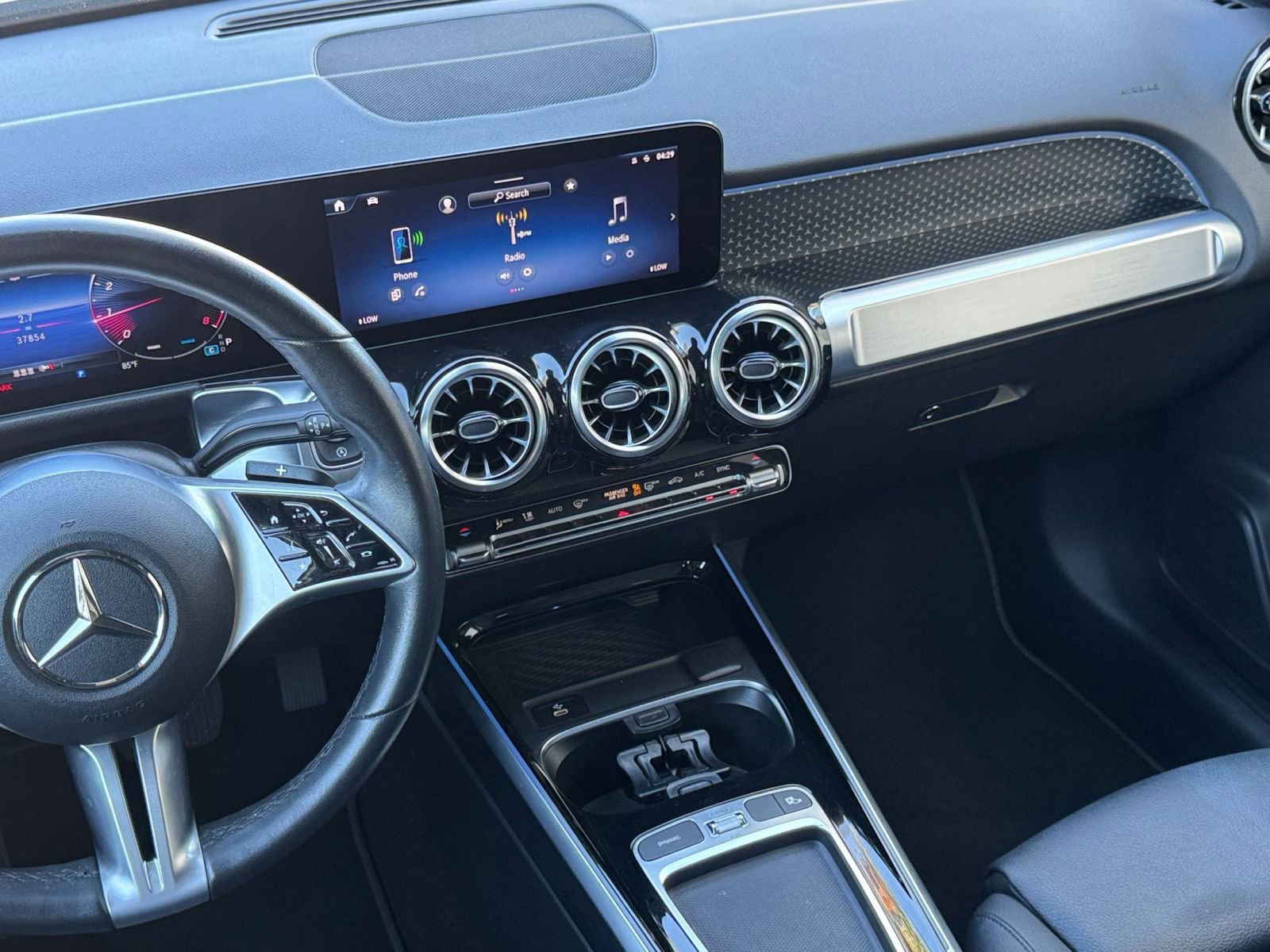 Used 2025 Mercedes-Benz GLB 250 4MATIC image 20